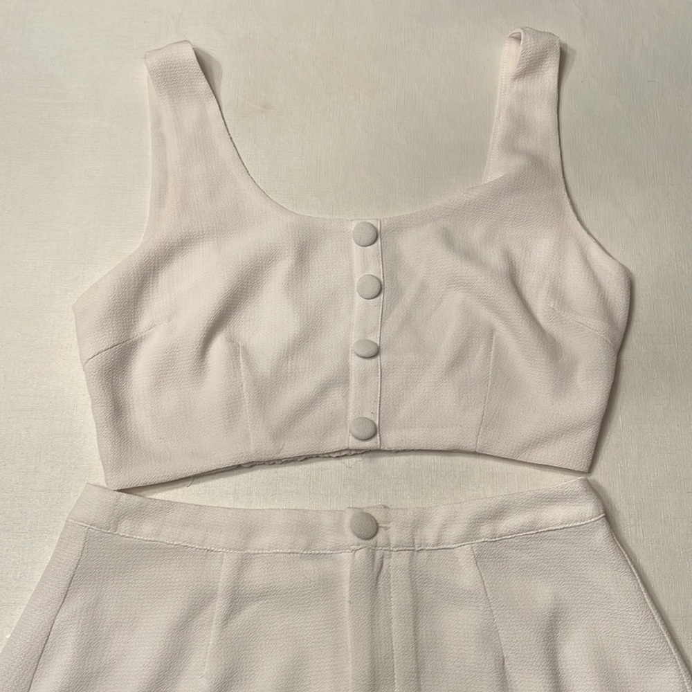 Superdown White Ruffle Short Set - Picture 9 of 13